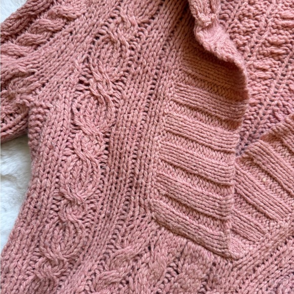 Vintage American Eagle Pink Comfy Cable-Knit VNeck Sweater with Fold-Over Collar - Picture 4 of 5